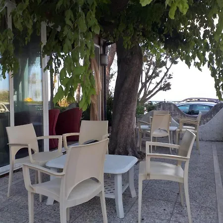 Spacious Triple A Stones Throw From The Sea 3*