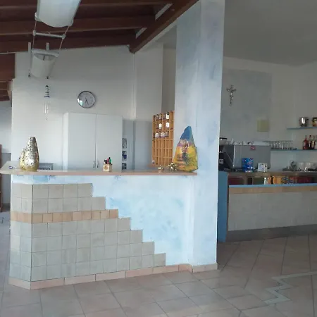 Bed & Breakfast Spacious Triple A Stones Throw From The Sea