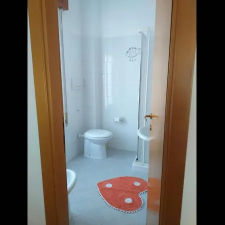 Spacious Triple A Stones Throw From The Sea Bed and breakfast