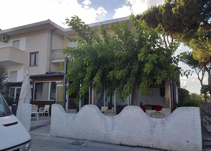 住宿加早餐酒店 Spacious Triple A Stones Throw From The Sea 3*