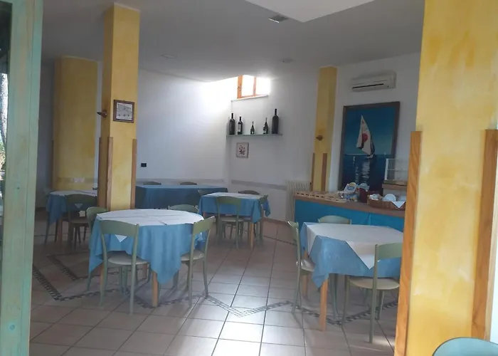 Spacious Triple A Stones Throw From The Sea 3*