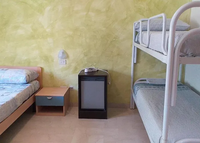 Spacious Triple A Stones Throw From The Sea 皮内托