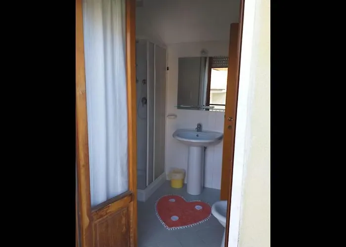 Spacious Triple A Stones Throw From The Sea