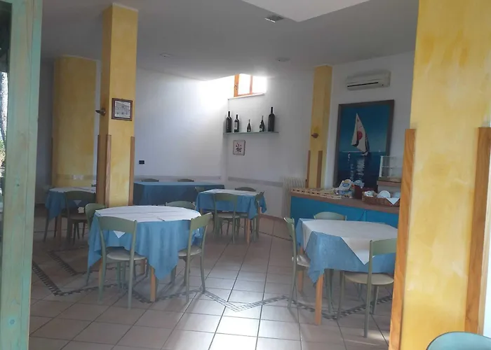 住宿加早餐酒店 Spacious Triple A Stones Throw From The Sea 3*